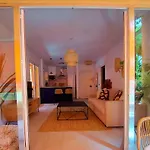 Daire Cozy 2-bed 2-bathroom In Town Centre Marbella