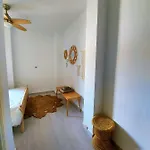 Cozy 2-bed 2-bathroom In Town Centre Daire