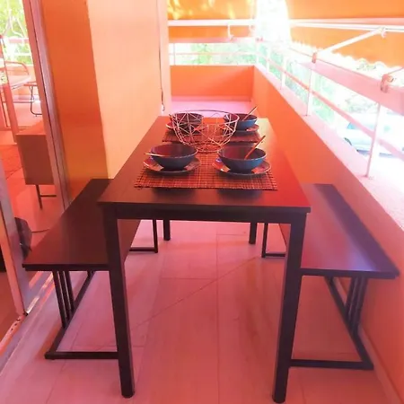 Apartment Cozy 2-bed 2-bathroom In Town Centre