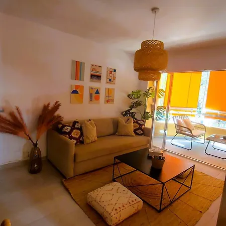 Apartment Cozy 2-bed 2-bathroom In Town Centre