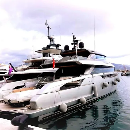 Cozy 2-bed 2-bathroom In Town Centre Marbella