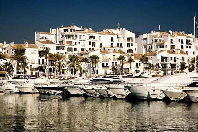 Lägenhet Cozy 2-bed 2-bathroom In Town Centre Marbella