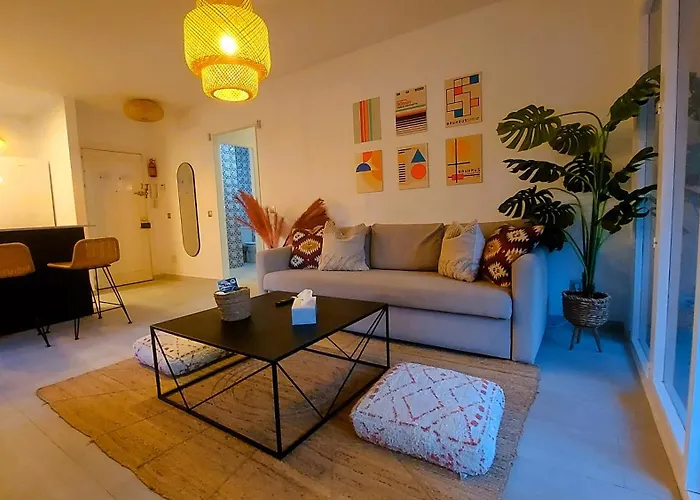 Lägenhet Cozy 2-bed 2-bathroom In Town Centre Marbella