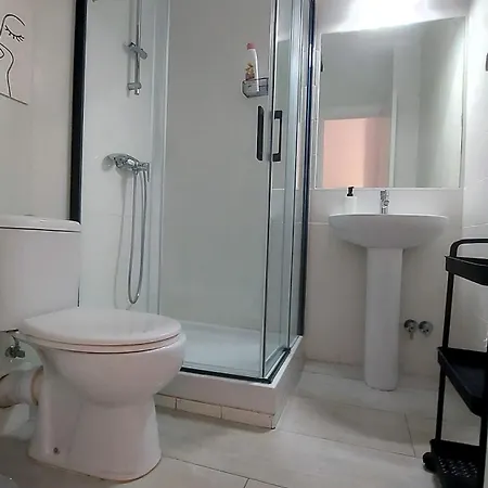 Daire Cozy 2-bed 2-bathroom In Town Centre *