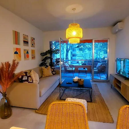 Cozy 2-bed 2-bathroom In Town Centre 公寓 马尔韦利亚