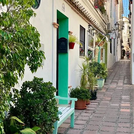 Cozy 2-bed 2-bathroom In Town Centre