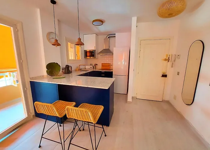 Cozy 2-bed 2-bathroom In Town Centre