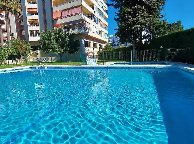 Cozy 2-bed 2-bathroom In Town Centre Marbellac