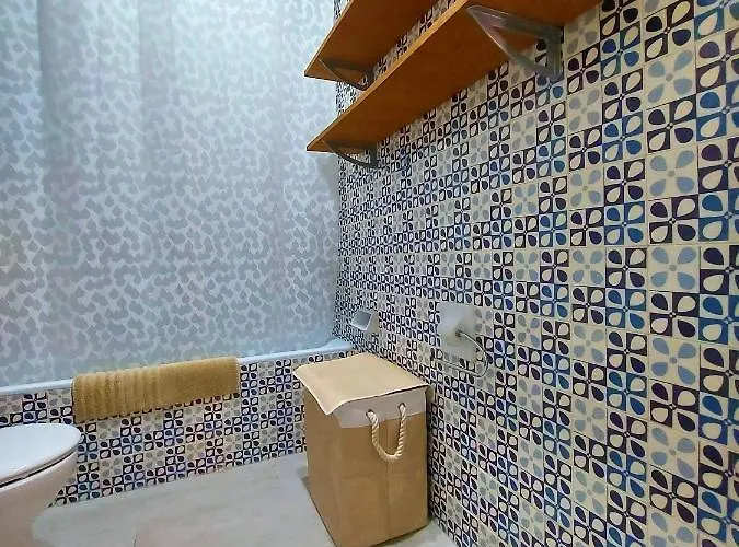 Cozy 2-bed 2-bathroom In Town Centre شقة ماربيا