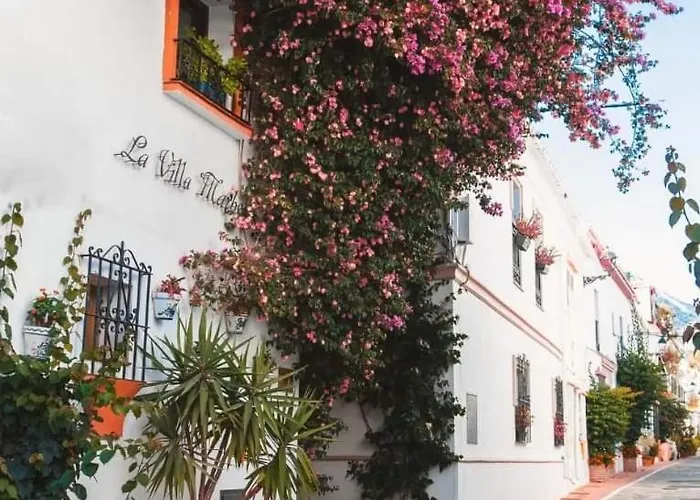 Cozy 2-bed 2-bathroom In Town Centre * ماربيا