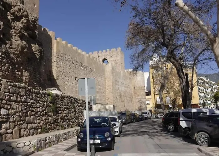 شقة Cozy 2-bed 2-bathroom In Town Centre ماربيا