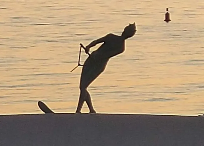 Cozy 2-bed 2-bathroom In Town Centre * ماربيا