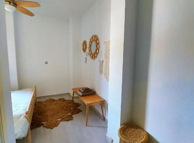 Cozy 2-bed 2-bathroom In Town Centre Appartamento